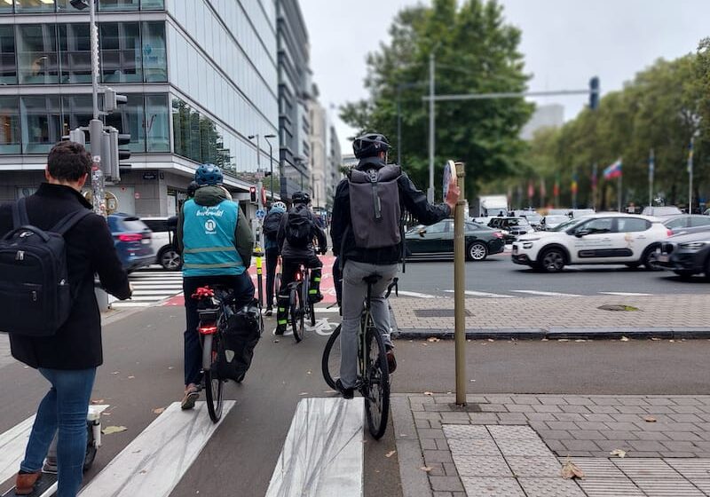 Cyclistes sur la petite ceinture de Bruxelles