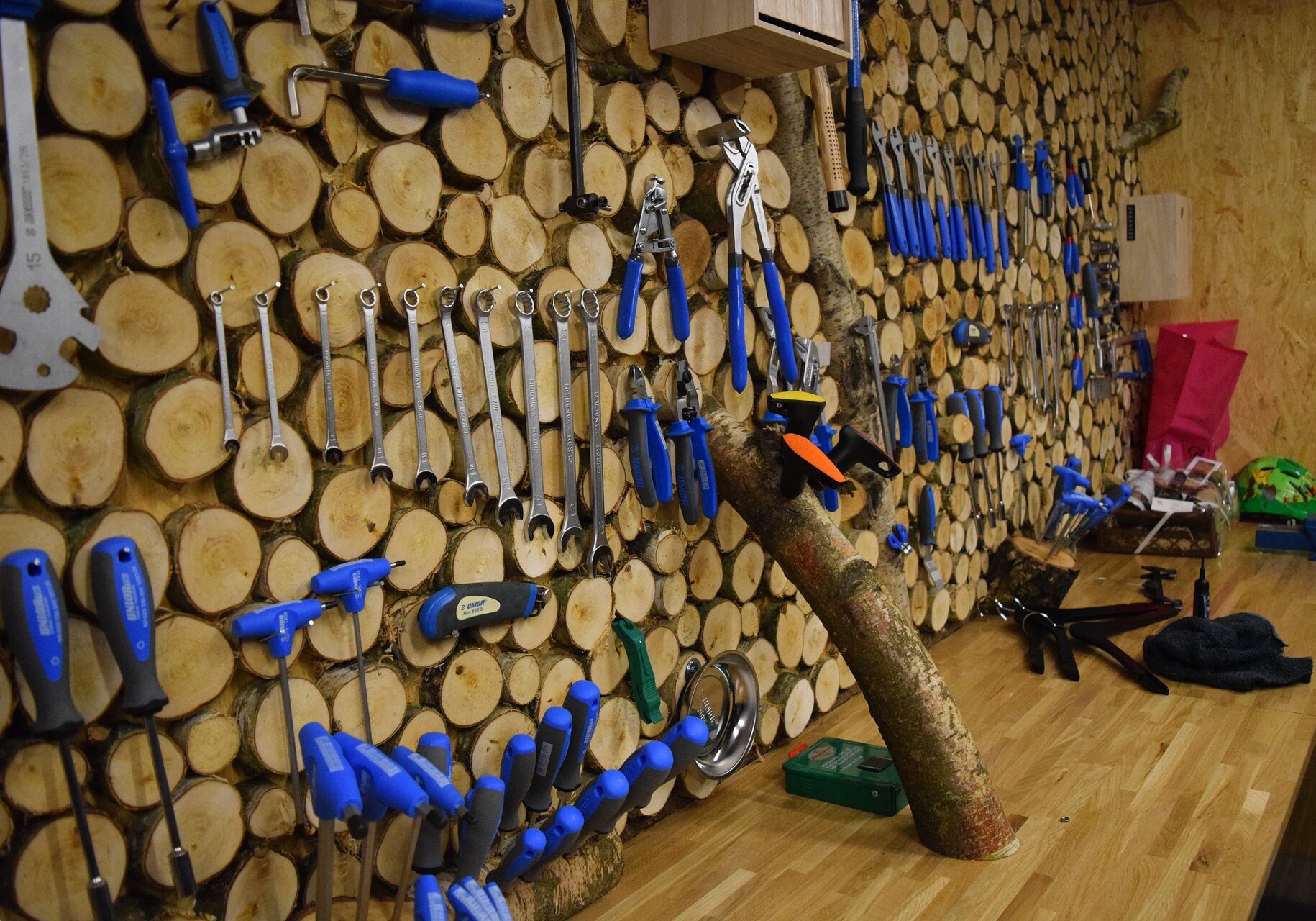 bike-repair-shop-g15288b42b_1920