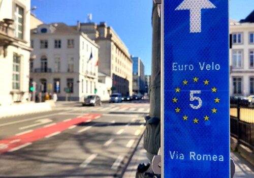 Balisage de l'EuroVelo 5 à Bruxelles